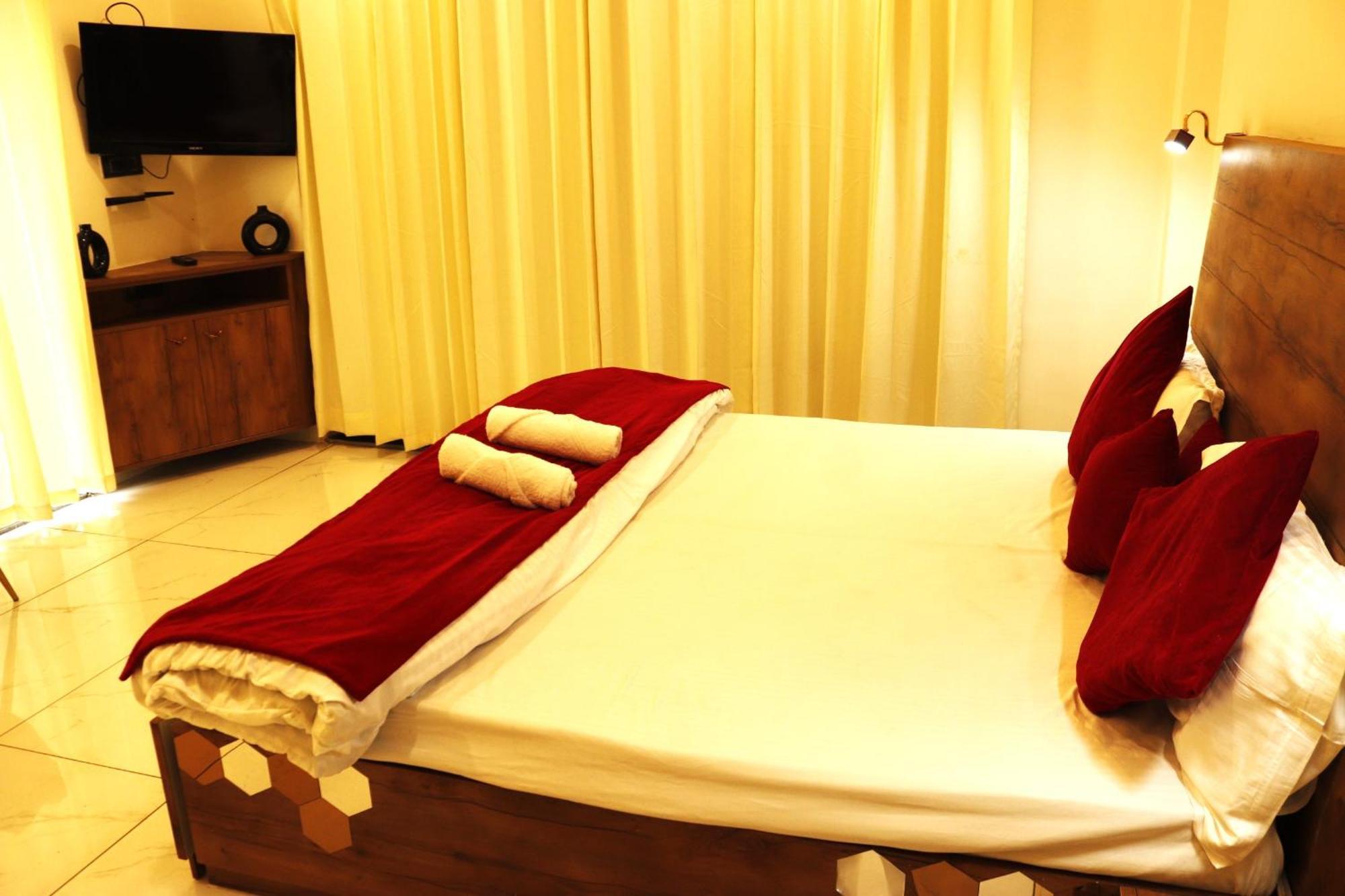 Majestic Cedar Apartment Manali (Himachal Pradesh)